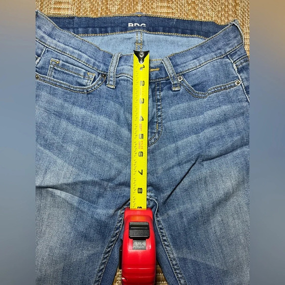 Urban Outfitters BDG Mid Rise Straight Denim Jeans,Medium Wash, Size 25W, 26L - Picture 8 of 9